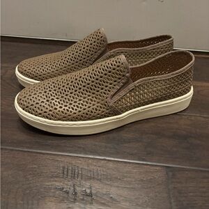 Women’s sofft brand casual slip on shoes
